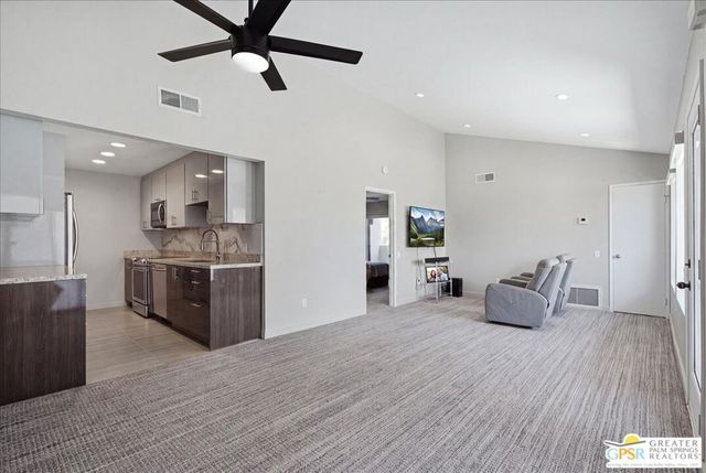 1150 E Amado Road 16B2, Palm Springs, CA 92262