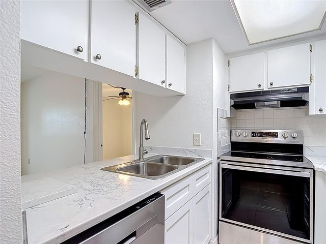 5132 AMULET DRIVE 105, New Port Richey, FL 34652