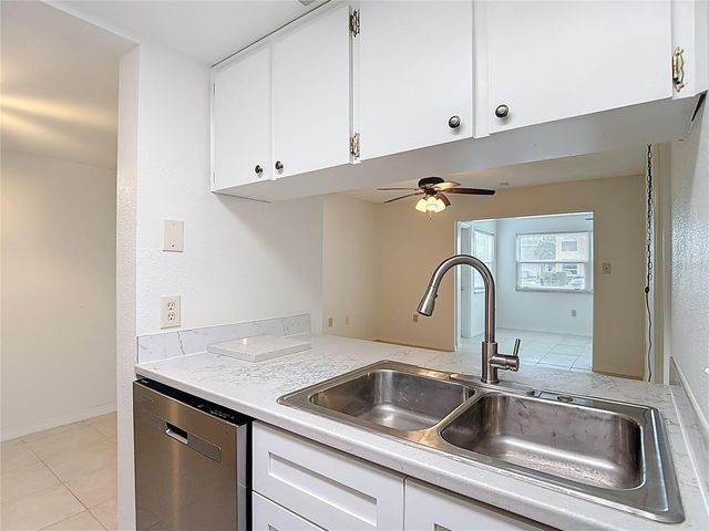 5132 AMULET DRIVE 105, New Port Richey, FL 34652