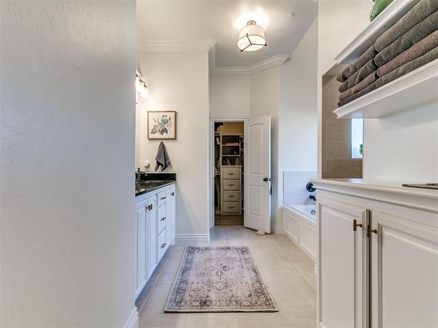 1320 Sonoma Lakes Boulevard, Moore, OK 73160