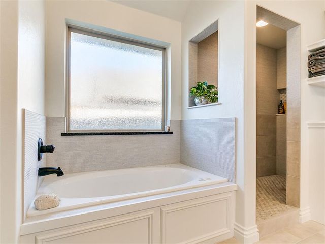 1320 Sonoma Lakes Boulevard, Moore, OK 73160