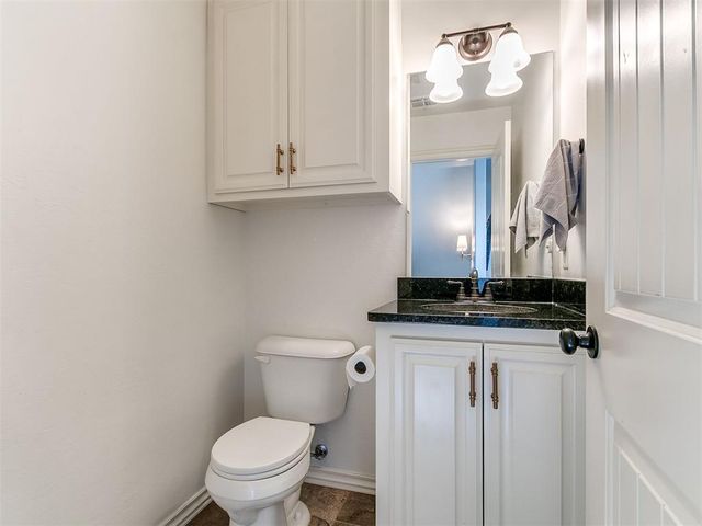 1320 Sonoma Lakes Boulevard, Moore, OK 73160