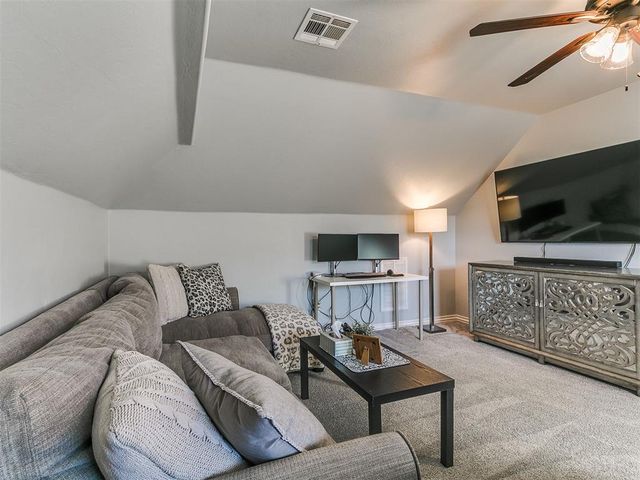 1320 Sonoma Lakes Boulevard, Moore, OK 73160