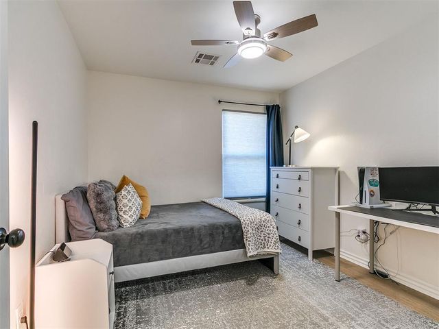 1320 Sonoma Lakes Boulevard, Moore, OK 73160