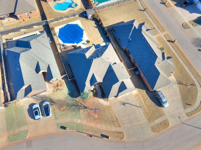 1320 Sonoma Lakes Boulevard, Moore, OK 73160