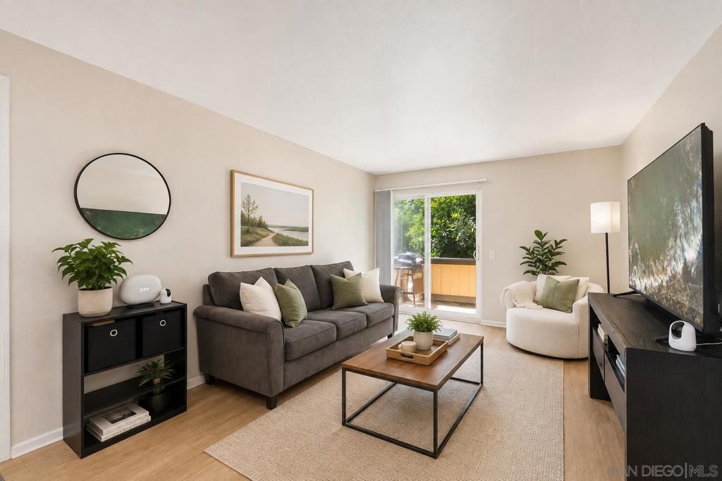 868 E Alvarado 28, Fallbrook, CA 92028 — photo 2