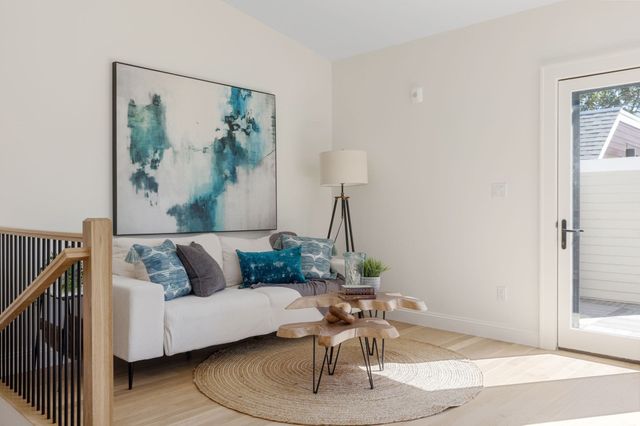 24 Wendell Street 2, Cambridge, MA 02138
