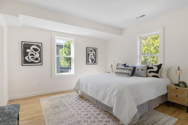 24 Wendell Street 2, Cambridge, MA 02138