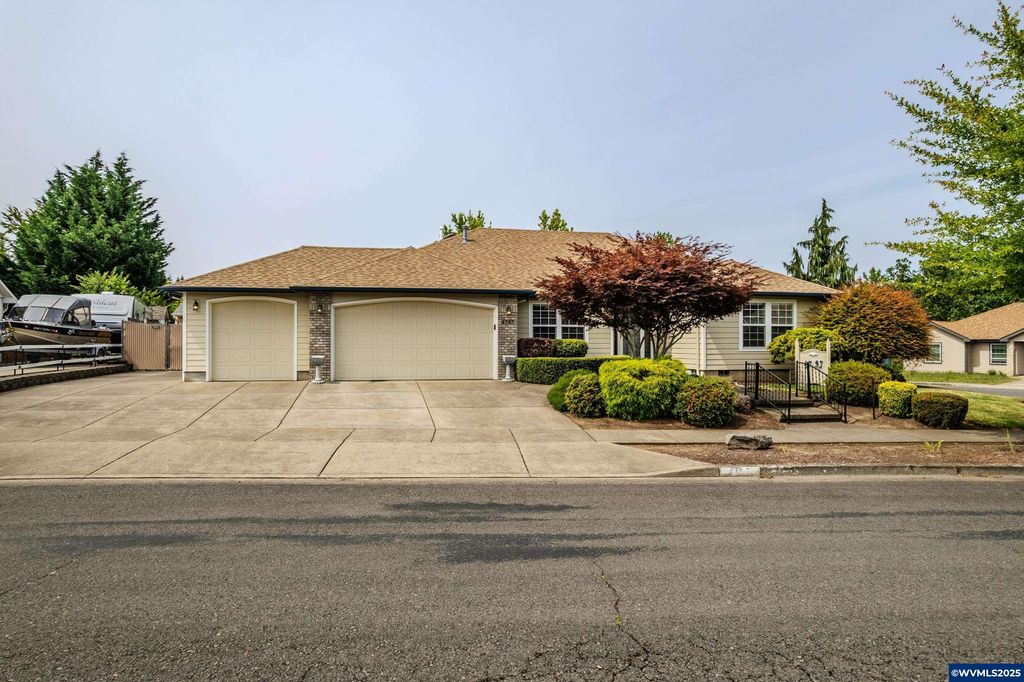 4797 San Francisco Dr NE, Salem, OR 97305