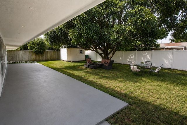 2430 Sabal Palm Dr, Miramar, FL 33023