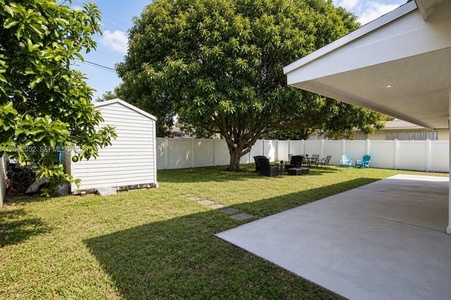 2430 Sabal Palm Dr, Miramar, FL 33023