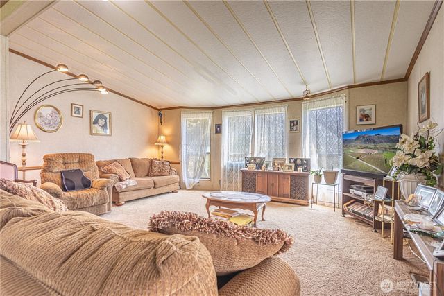 1096 Highway 7, Tonasket, WA 98855