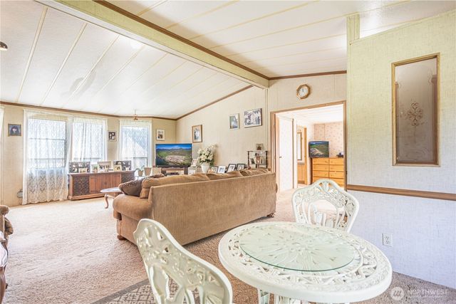 1096 Highway 7, Tonasket, WA 98855