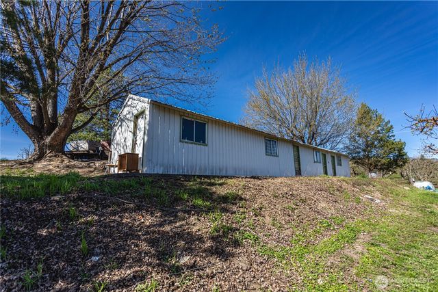 1096 Highway 7, Tonasket, WA 98855