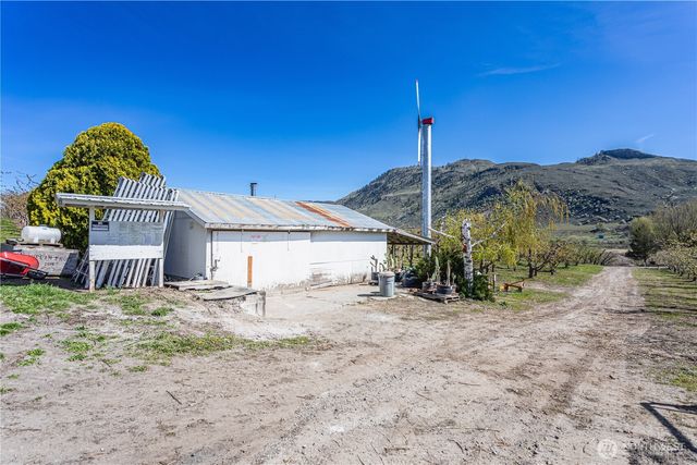 1096 Highway 7, Tonasket, WA 98855