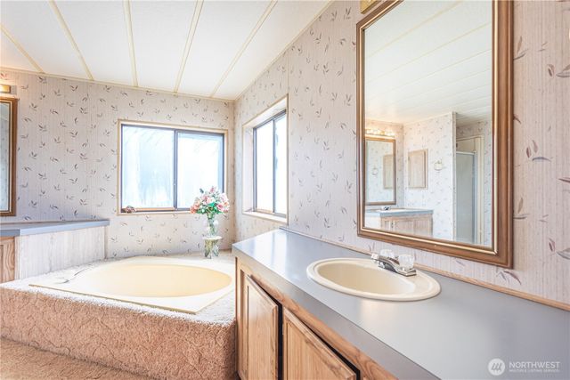 1096 Highway 7, Tonasket, WA 98855