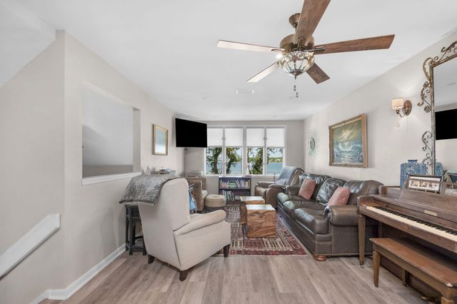 10 Marina Cove Drive, Niceville, FL 32578