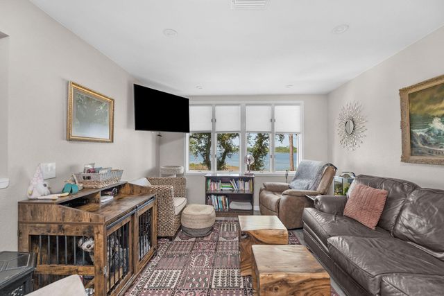 10 Marina Cove Drive, Niceville, FL 32578