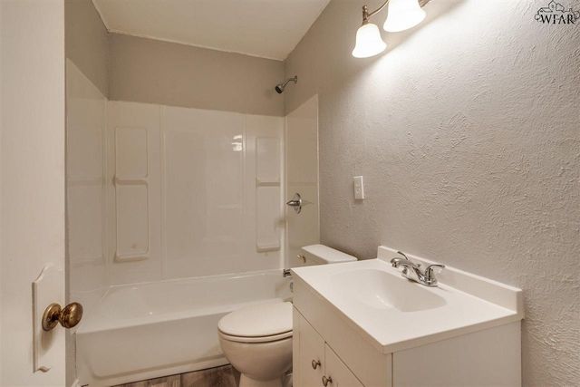 523 W INWOOD DRIVE, Wichita Falls, TX 76301