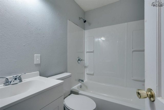 523 W INWOOD DRIVE, Wichita Falls, TX 76301