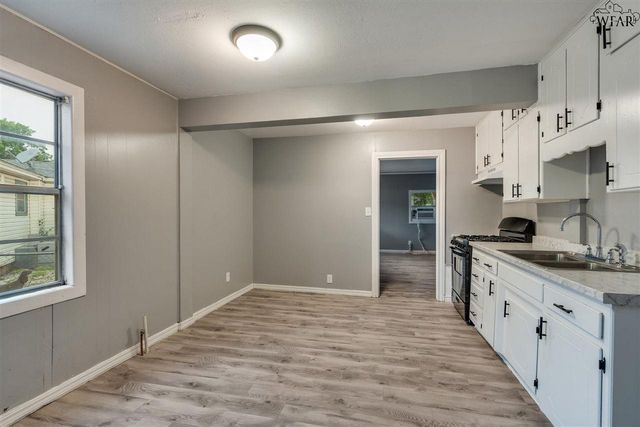 523 W INWOOD DRIVE, Wichita Falls, TX 76301