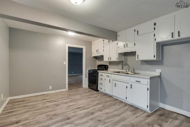 523 W INWOOD DRIVE, Wichita Falls, TX 76301