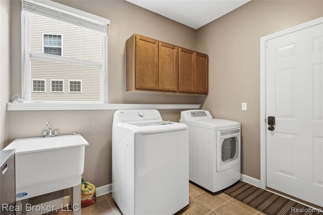 26978 Maxwell Court, Novi, MI 48374