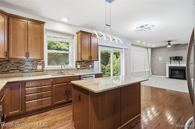 26978 Maxwell Court, Novi, MI 48374
