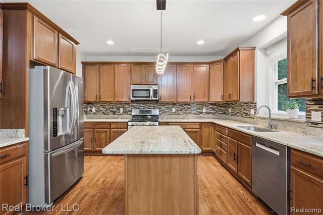 26978 Maxwell Court, Novi, MI 48374