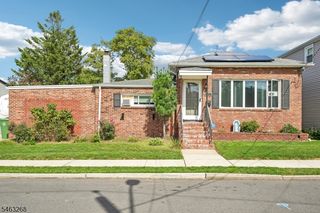 933 Mccandless Pl, Linden City, NJ 07036