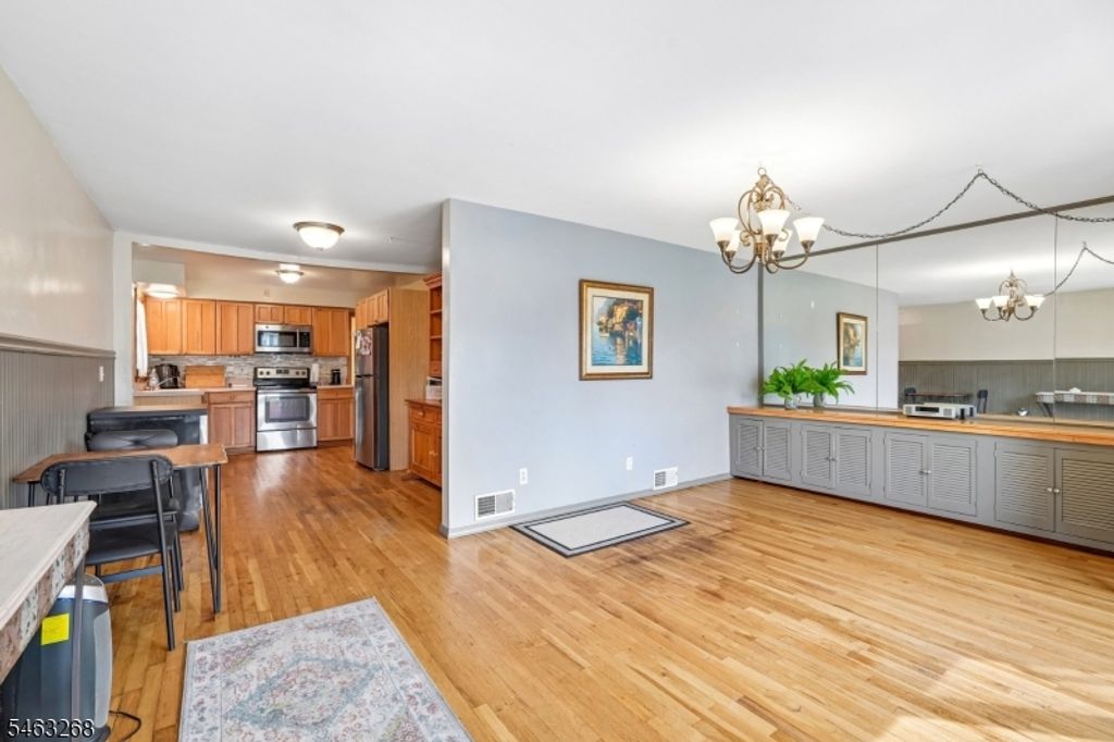 933 Mccandless Pl, Linden City, NJ 07036 — photo 4