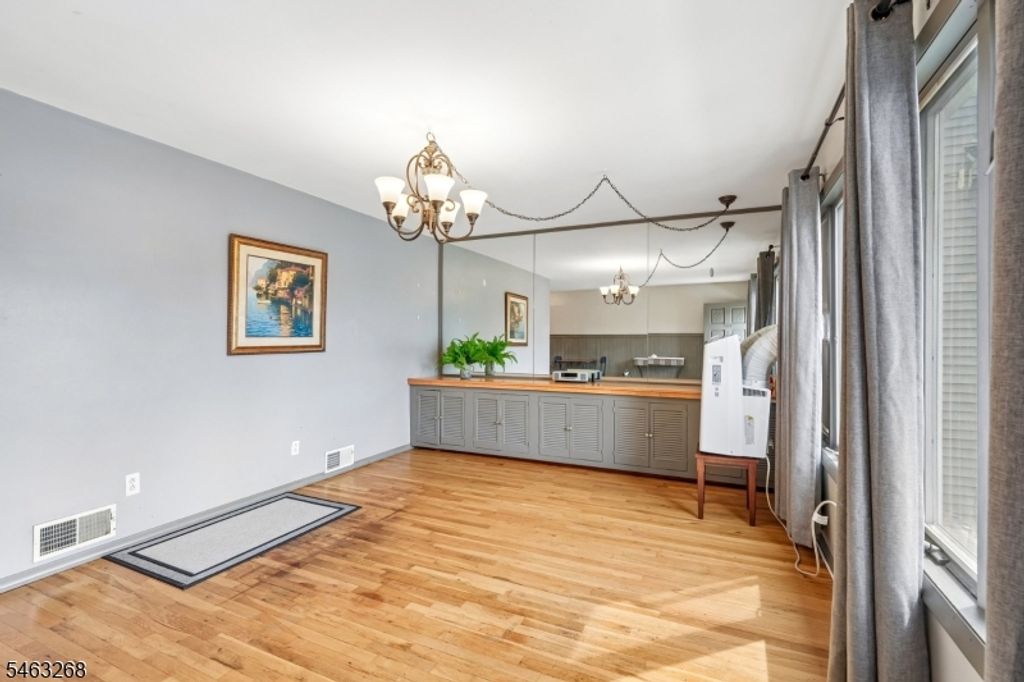 933 Mccandless Pl, Linden City, NJ 07036 — photo 5