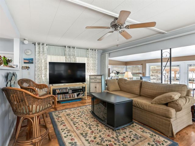 11506 JOHNSON CIRCLE, Tavares, FL 32778