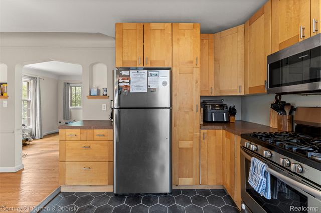 9616 Auburndale Street, Livonia, MI 48150