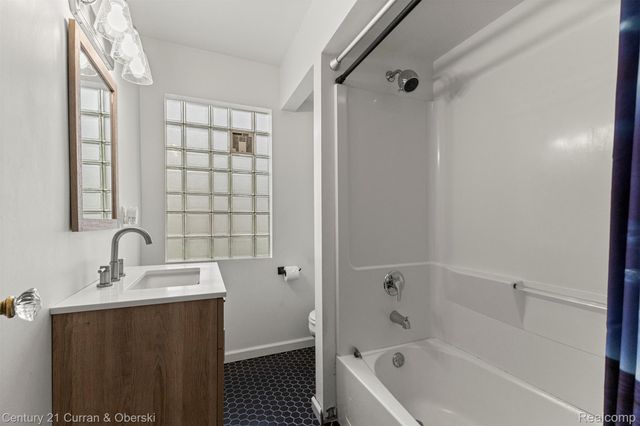 9616 Auburndale Street, Livonia, MI 48150