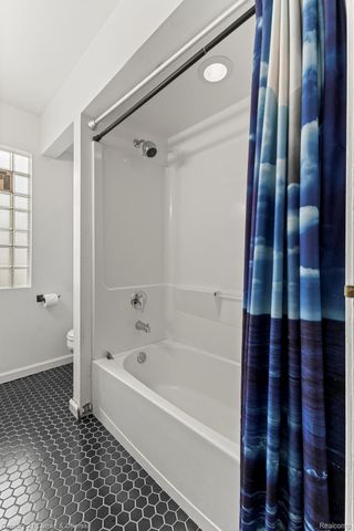 9616 Auburndale Street, Livonia, MI 48150