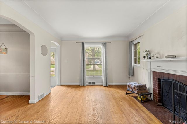 9616 Auburndale Street, Livonia, MI 48150