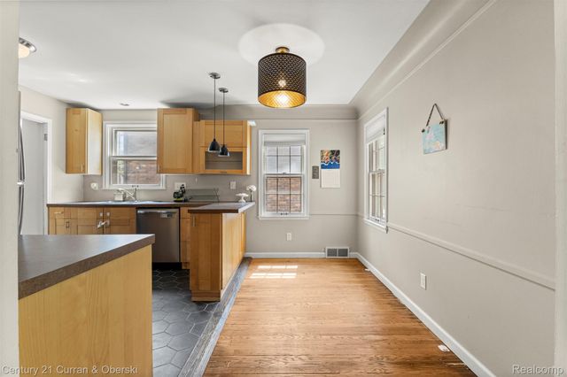 9616 Auburndale Street, Livonia, MI 48150