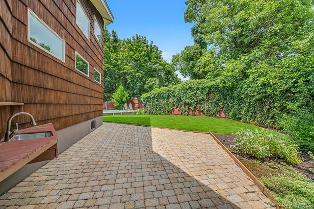 14645 13th Avenue, Whitestone, NY 11357