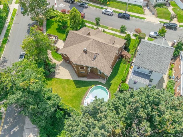 14645 13th Avenue, Whitestone, NY 11357