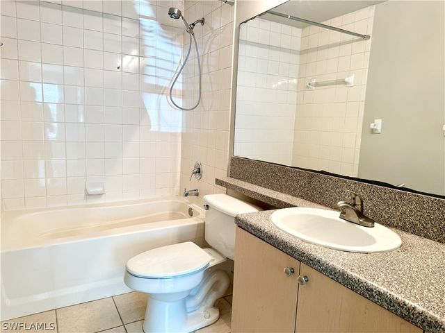 1200 Reserve WAY 103, Naples, FL 34105