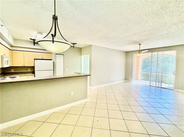1200 Reserve WAY 103, Naples, FL 34105