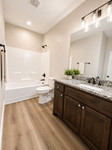 801 Meadowlark Circle, Granbury, TX 76049
