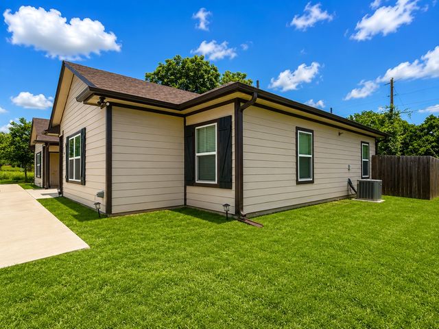 801 Meadowlark Circle, Granbury, TX 76049