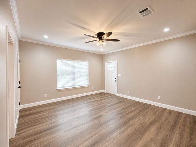 801 Meadowlark Circle, Granbury, TX 76049