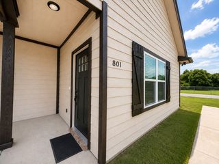 801 Meadowlark Circle, Granbury, TX 76049