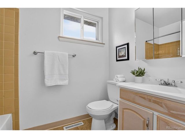 9964 Orangewood Dr, Denver, CO 80260