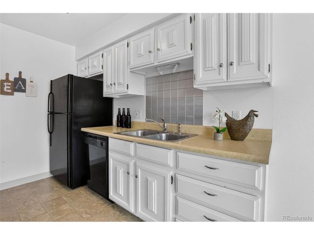 9964 Orangewood Dr, Denver, CO 80260