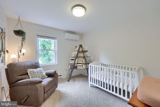 10 LAKEVIEW PL, Lititz, PA 17543