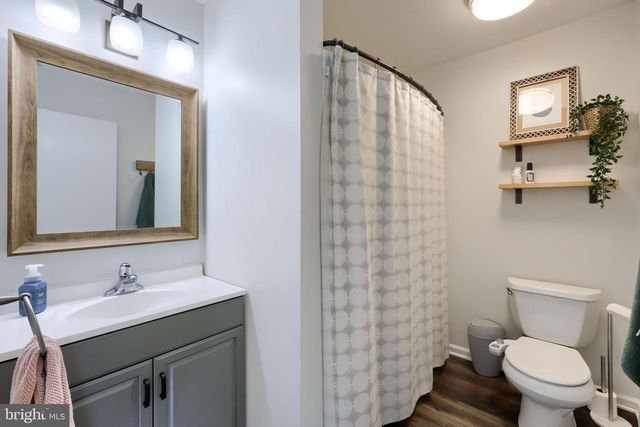 10 LAKEVIEW PL, Lititz, PA 17543